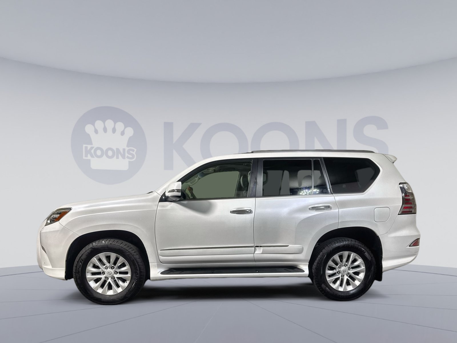 Used 2016 Lexus GX 460 w/ Premium Package AWD/4WD image 2