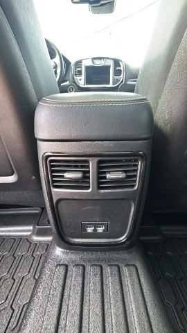 Used 2018 Chrysler 300 S w/ 300S Premium Group RWD image 16