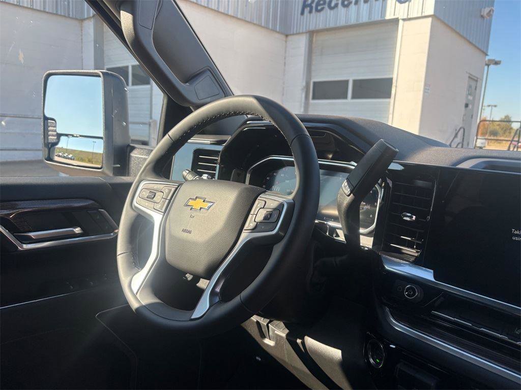 New 2026 Chevrolet Silverado 2500 LT image 18