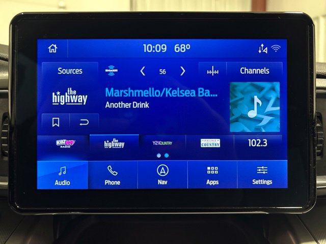 Used 2021 Ford Explorer XLT w/ Equipment Group 202A AWD/4WD image 28