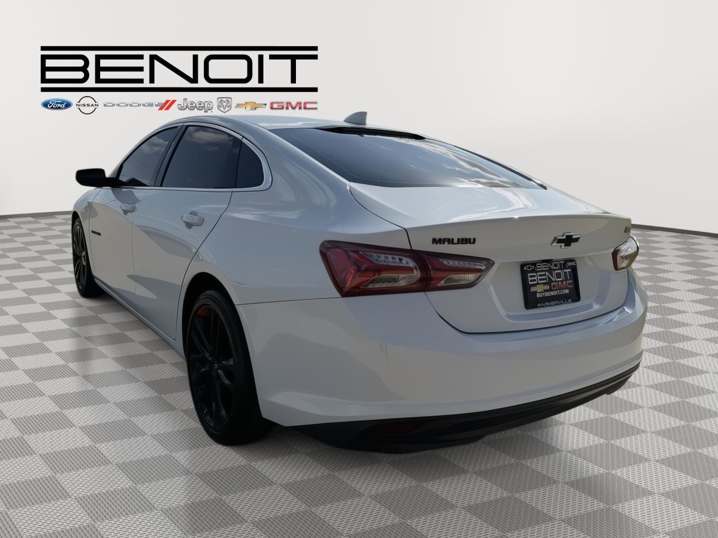 Used 2023 Chevrolet Malibu LT w/ Redline Edition FWD image 3