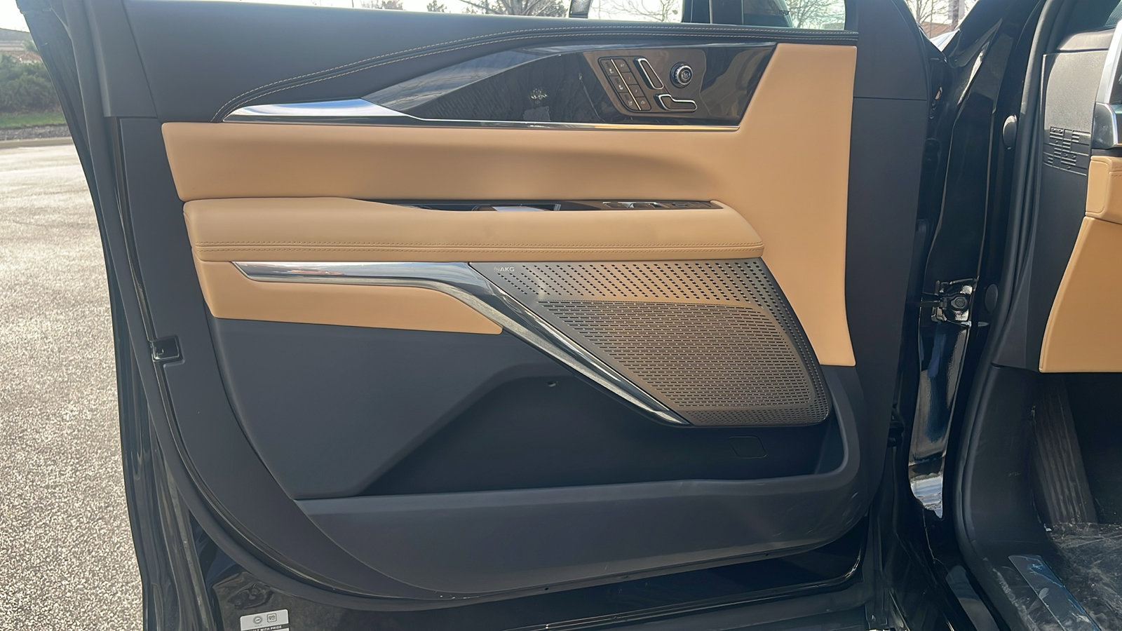 New 2025 Cadillac Escalade IQ Luxury 2 image 11