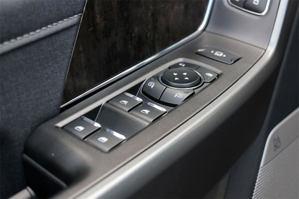 New 2026 Ford F250 Lariat w/ Black Appearance Package image 16