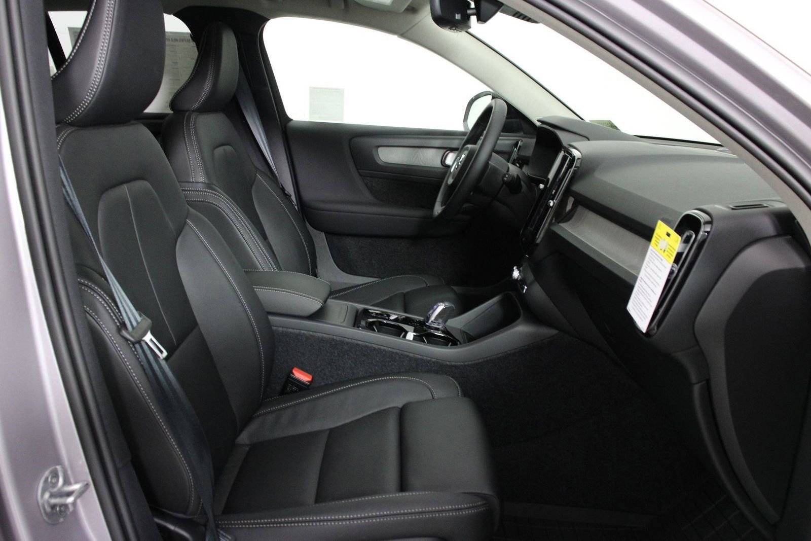 New 2026 Volvo XC40 B4 Plus w/ Climate Package image 10