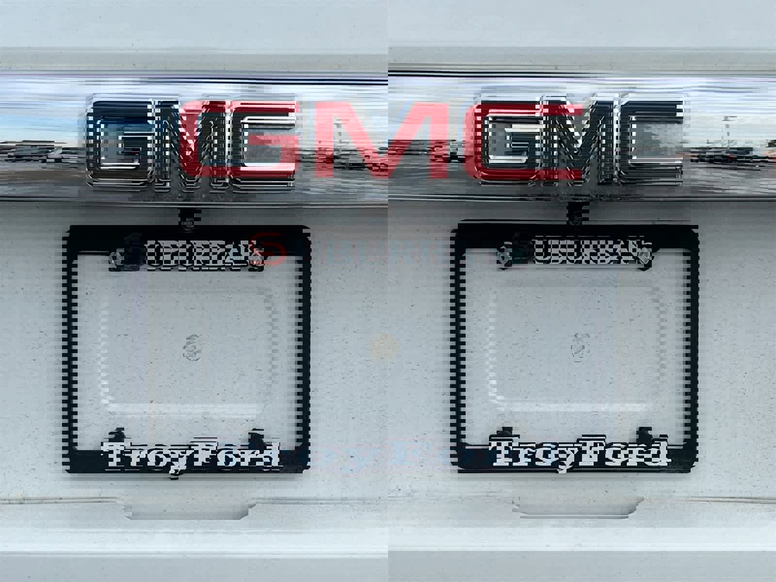 Used 2016 GMC Yukon Denali w/ Open Road Package image 12