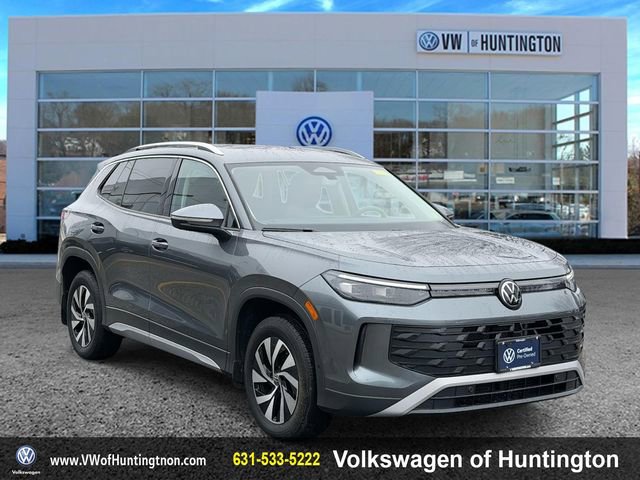 Certified 2025 Volkswagen Tiguan S image 1