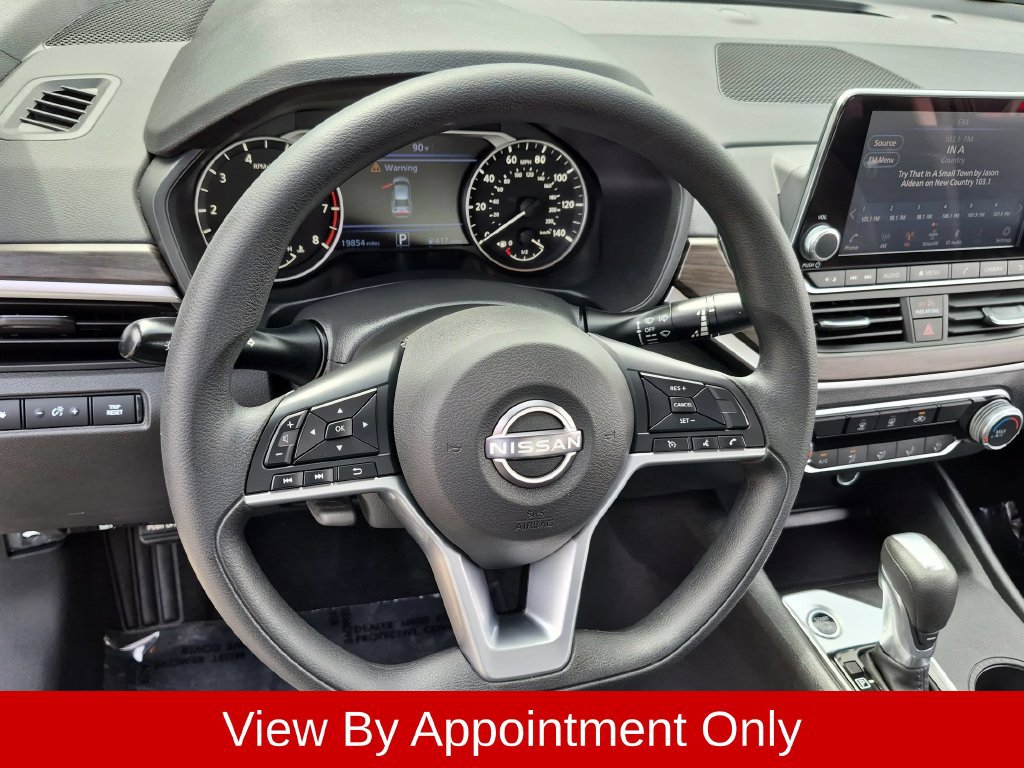 Used 2025 Nissan Altima 2.5 SV FWD image 19