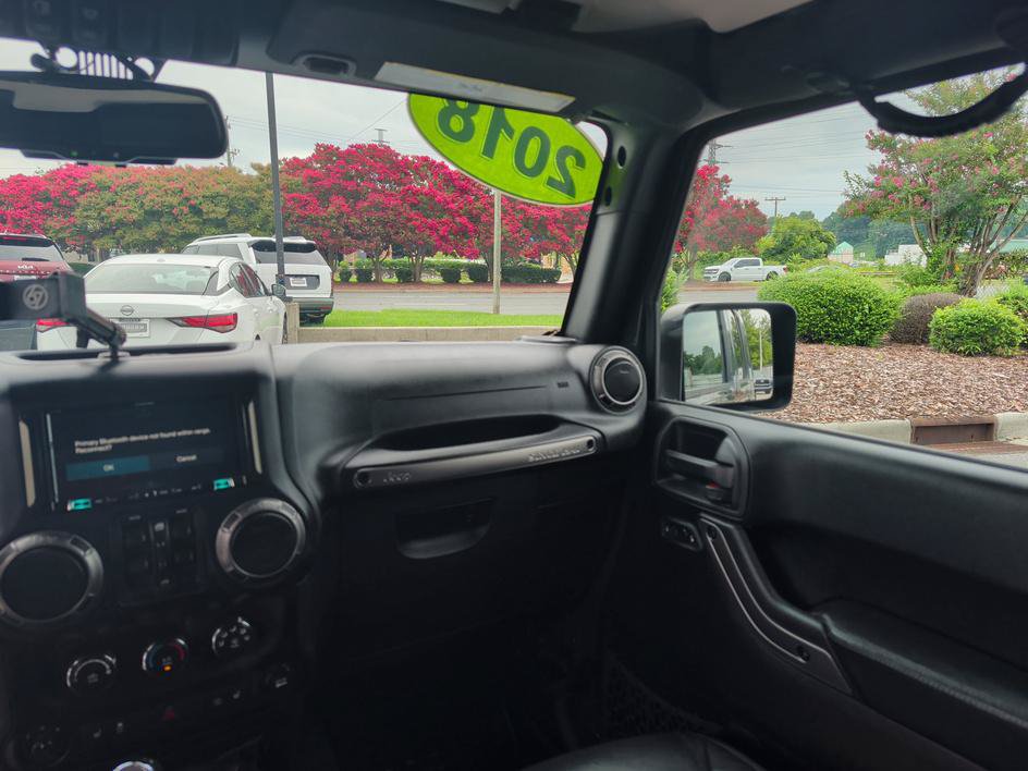 Used 2018 Jeep Wrangler Unlimited Sahara AWD/4WD image 10