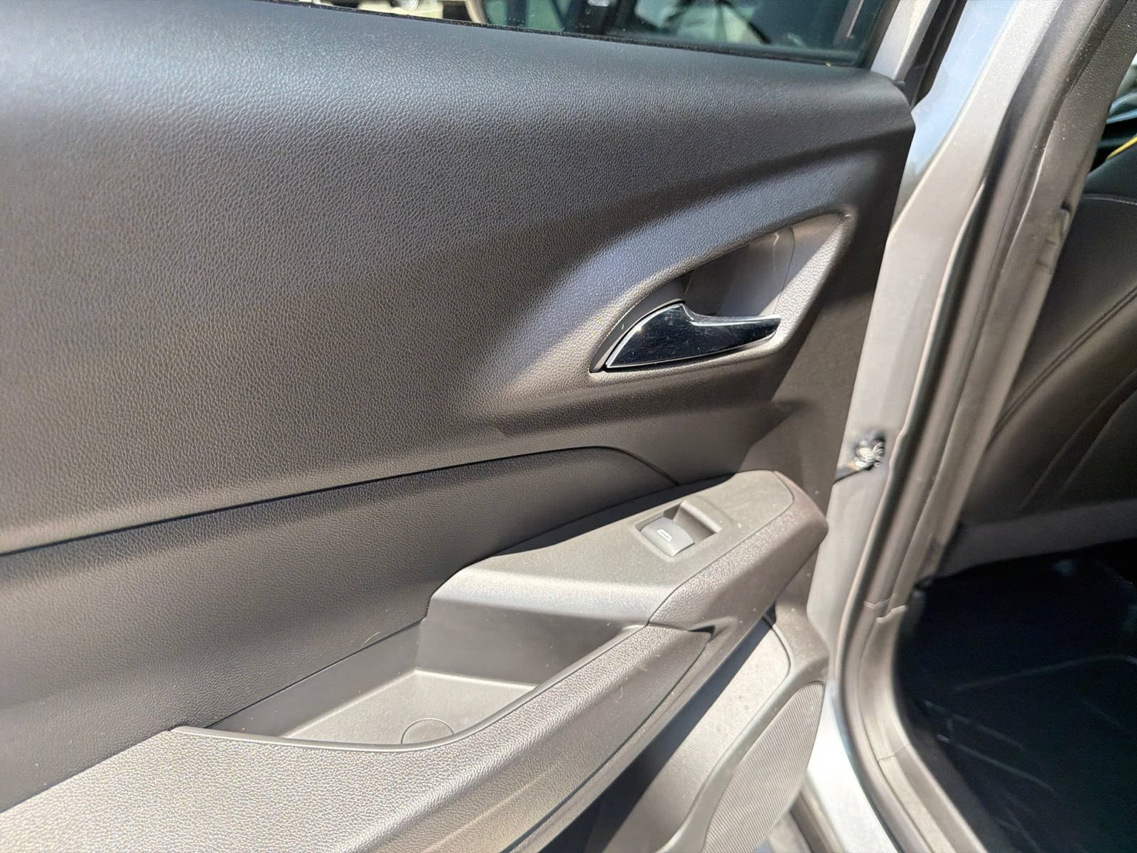 Used 2025 Chevrolet Trax ACTIV w/ Sunroof Package FWD image 14