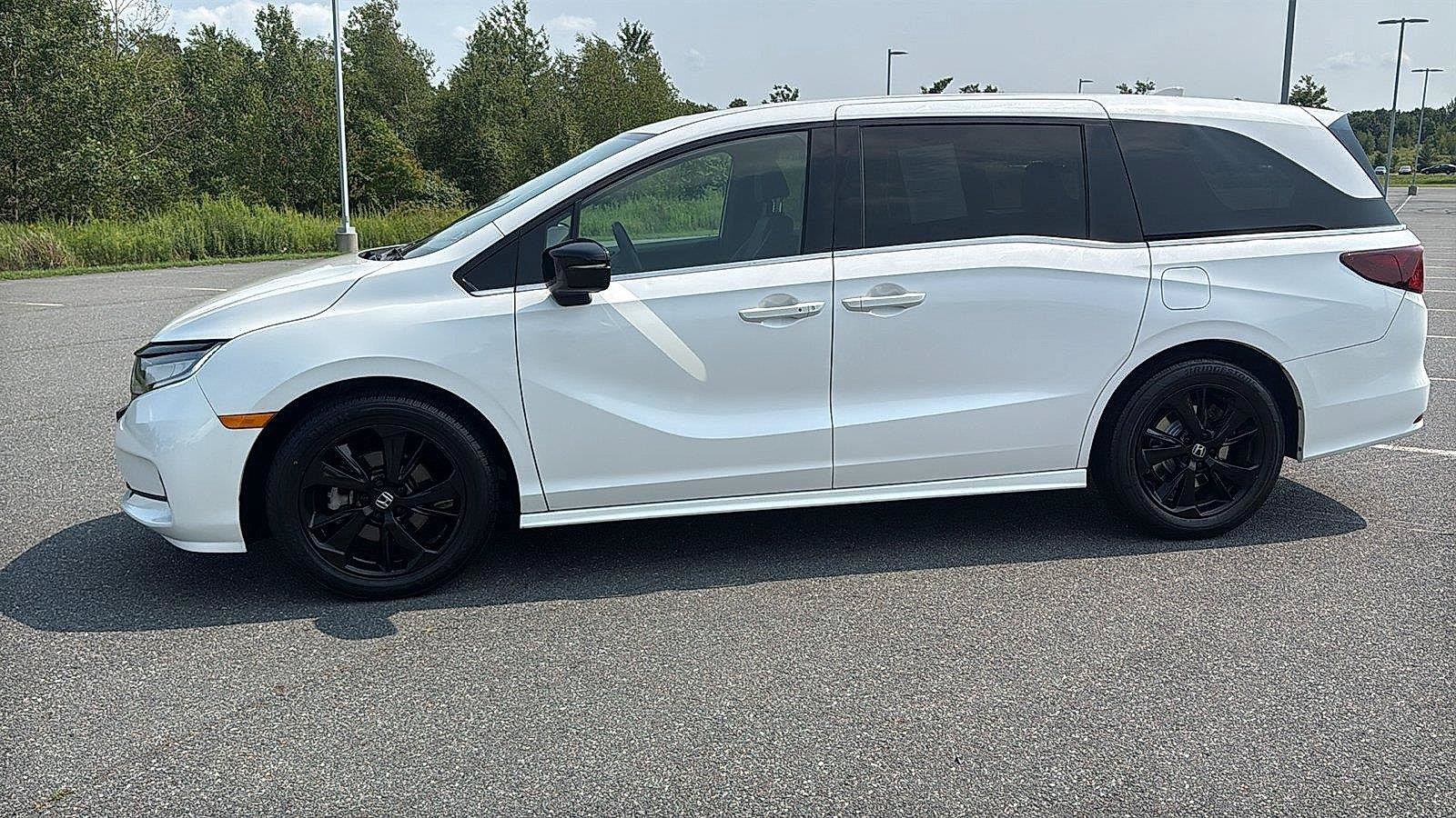 Used 2023 Honda Odyssey Sport image 13