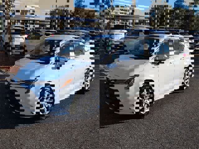 Used 2023 Toyota Corolla LE image 4