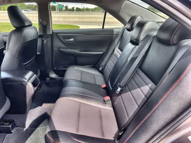 Used 2016 Toyota Camry SE FWD image 14