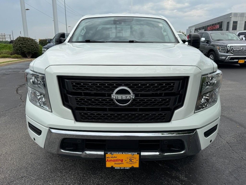 Used 2023 Nissan Titan SV w/ SV Utility Package image 9