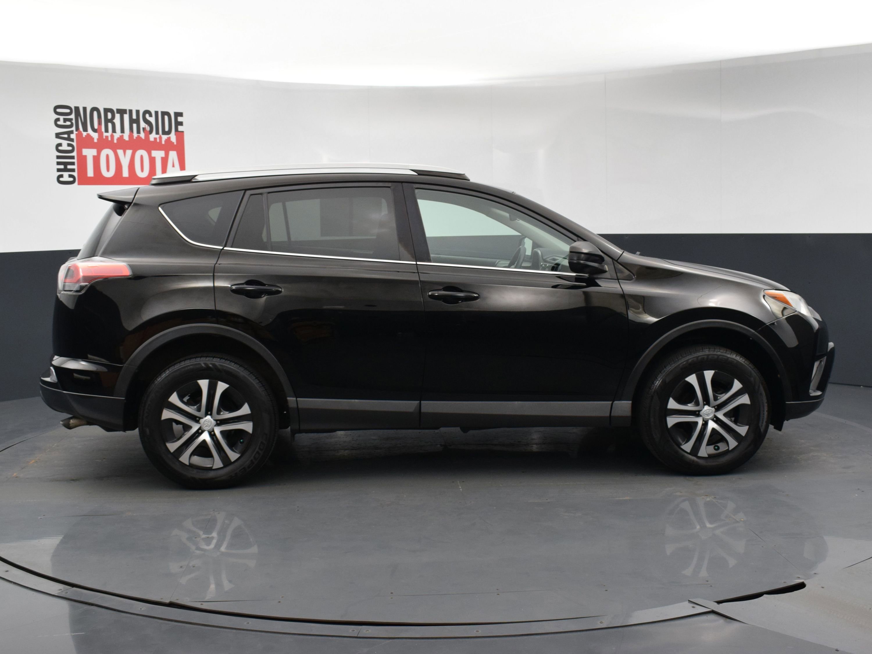 Used 2018 Toyota RAV4 LE w/ All Weather Liner Package FWD image 5