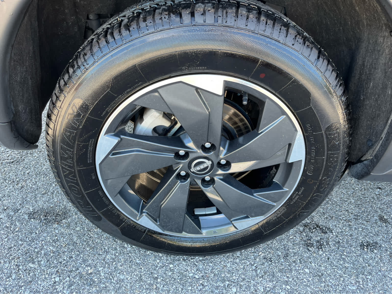 Used 2024 Nissan Rogue SV FWD image 37