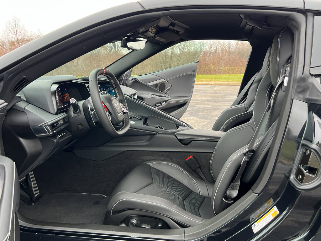 Used 2024 Chevrolet Corvette Stingray Preferred Cpe w/ Stealth Interior Trim Package image 15