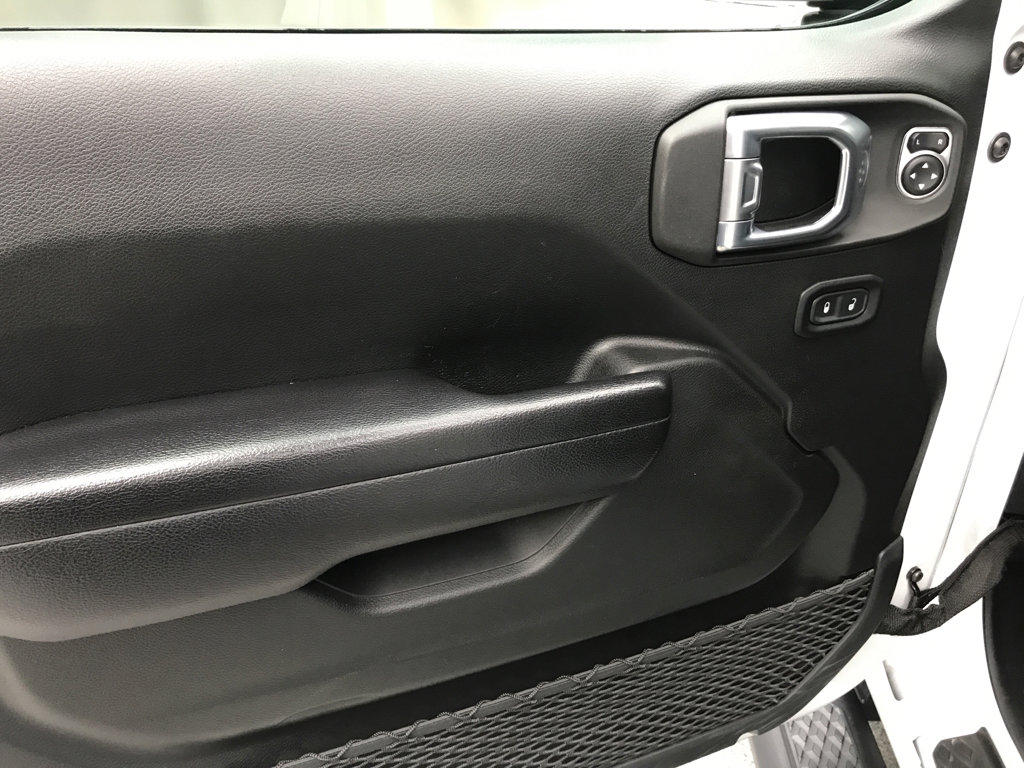 Used 2021 Jeep Gladiator Willys image 9