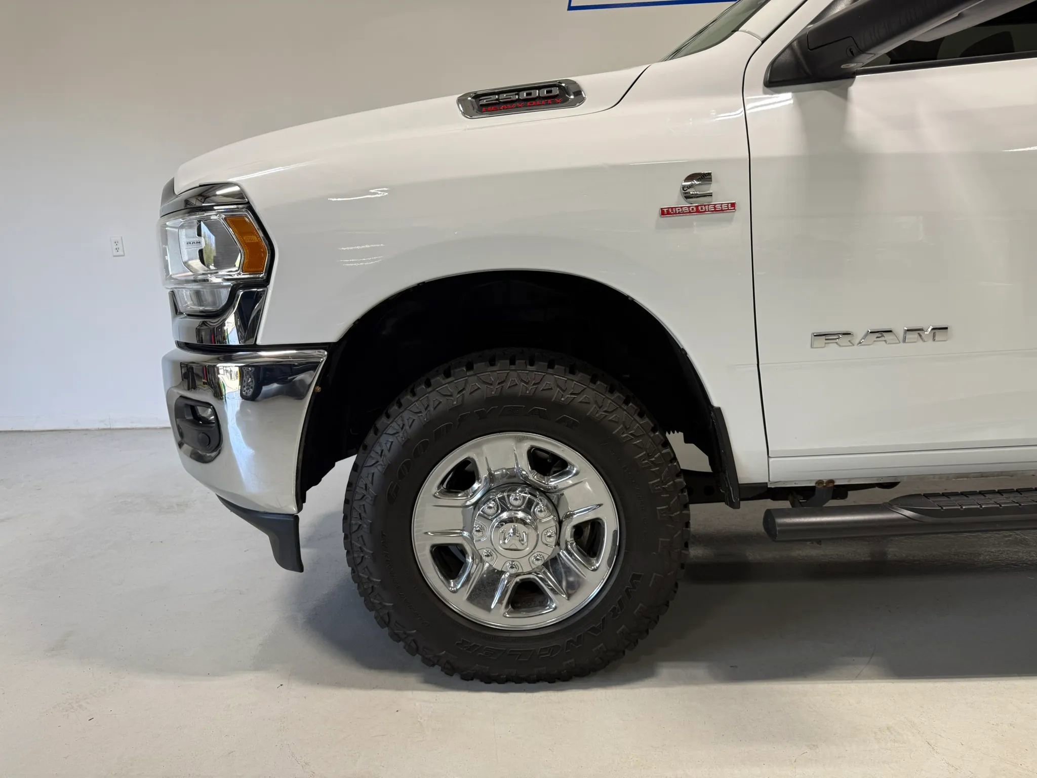 Used 2020 RAM 2500 Tradesman w/ Chrome Appearance Group AWD/4WD image 10