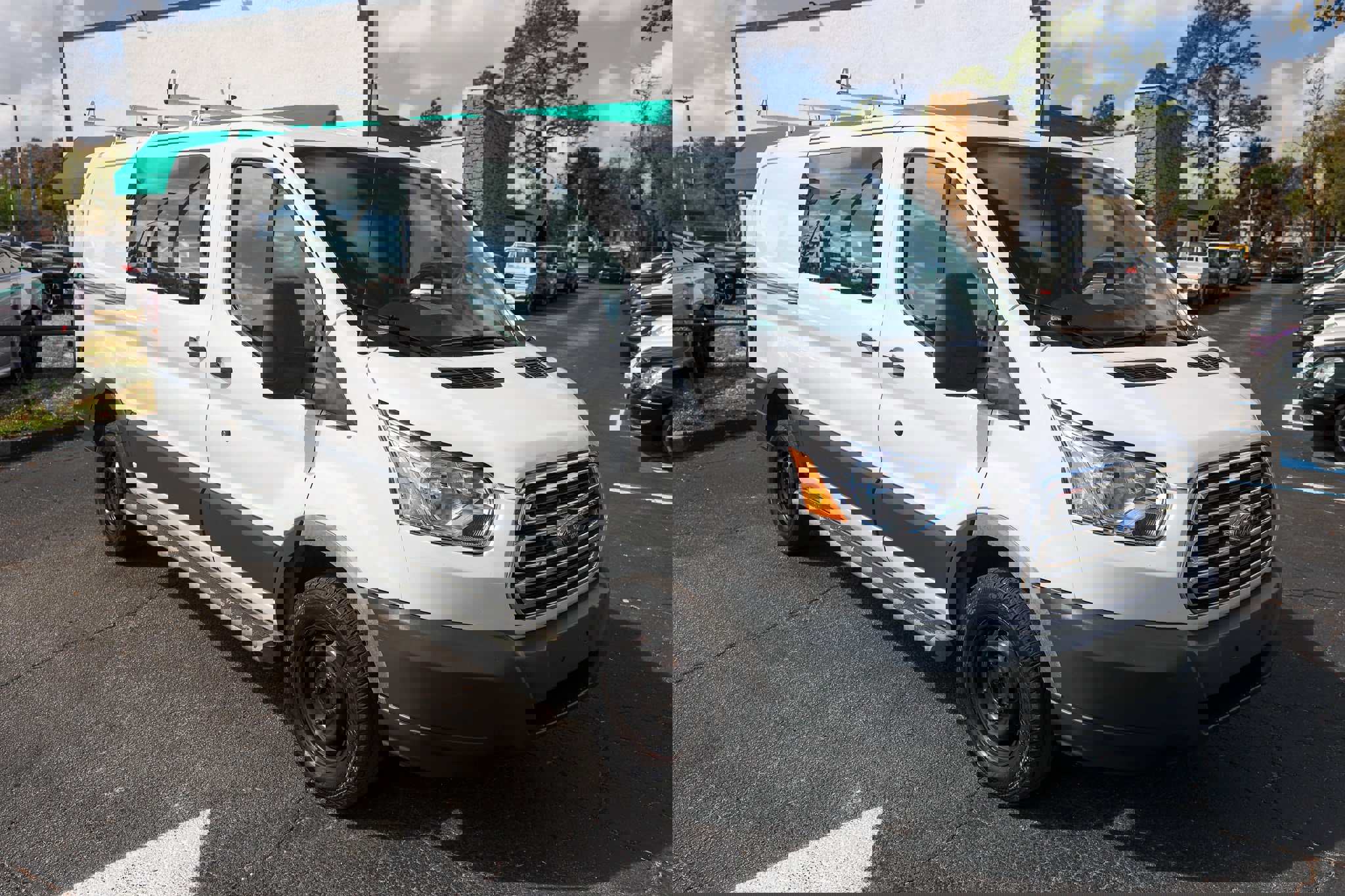 Used 2018 Ford Transit 250 130 Low Roof w/ Exterior Upgrade Package image 20