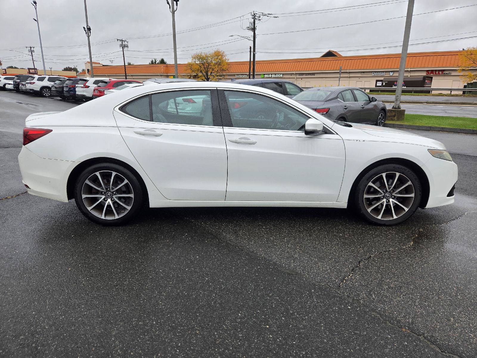 Used 2015 Acura TLX w/ Technology Package FWD image 6