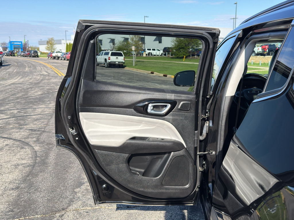 Used 2022 Jeep Compass Limited w/ Sun and Sound Group AWD/4WD image 35