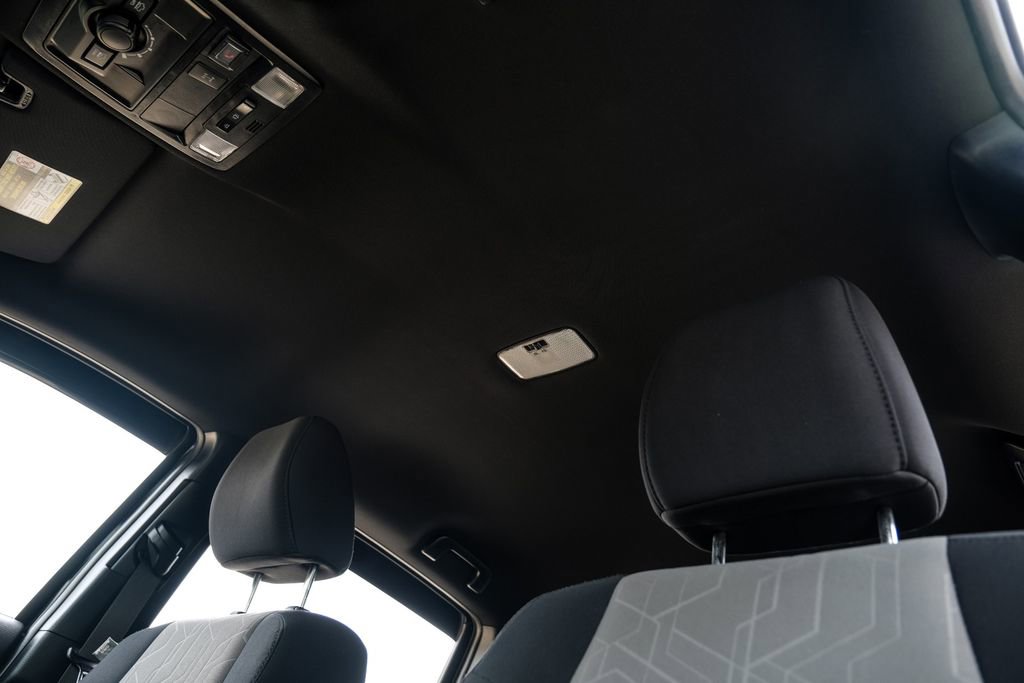 Used 2020 Toyota Tacoma TRD Off-Road AWD/4WD image 34