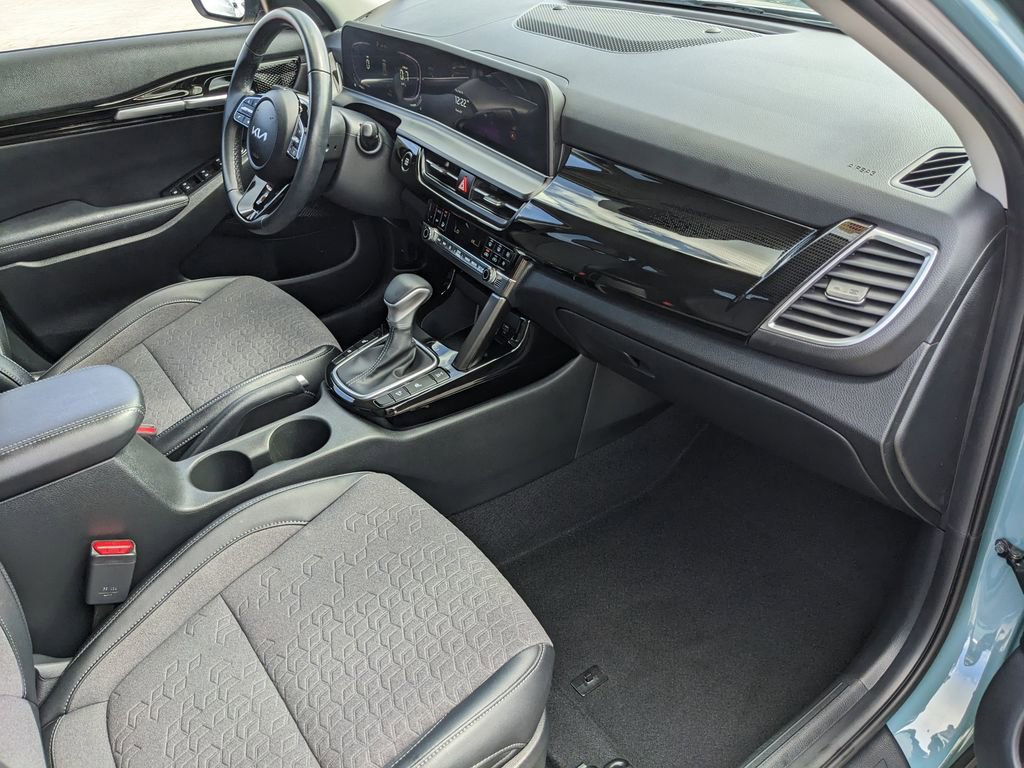 Certified 2025 Kia Seltos S image 13