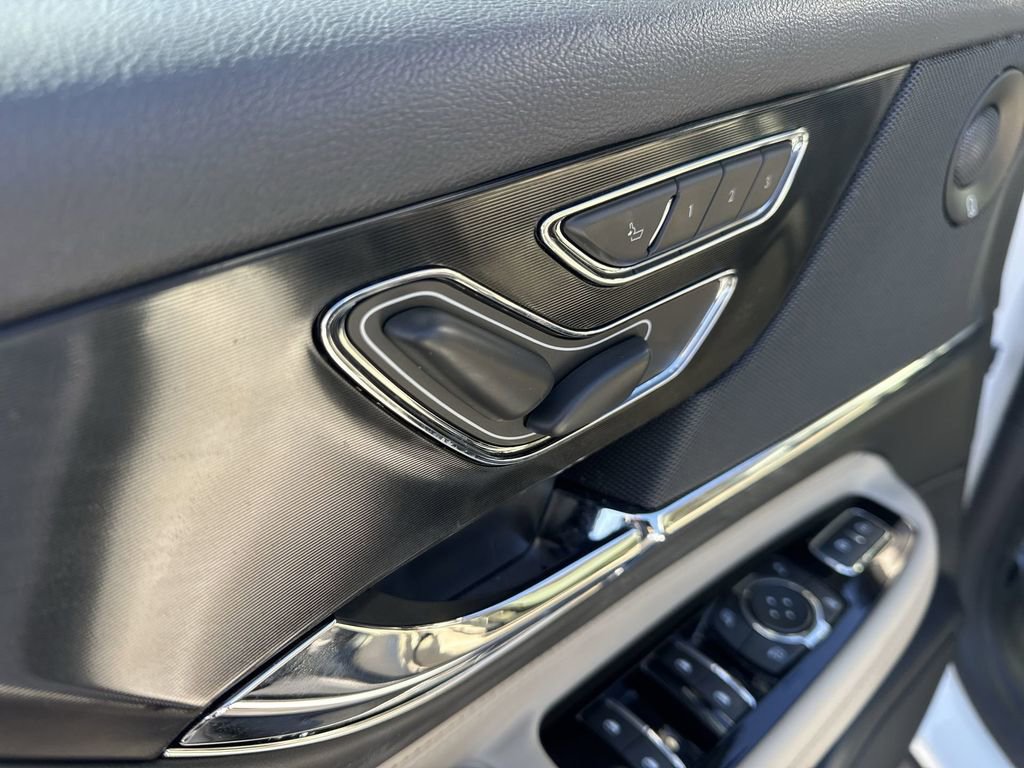 Used 2025 Lincoln Corsair Grand Touring w/ Equipment Group 302A image 14