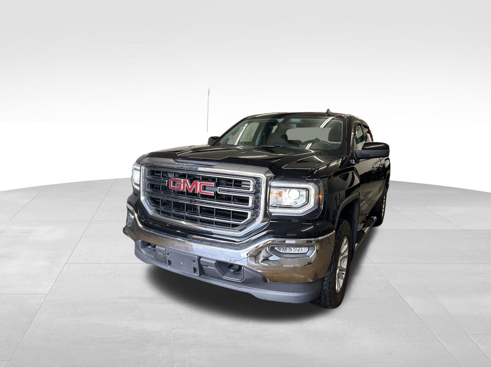 Used 2018 GMC Sierra 1500 SLE w/ SLE Value Package image 34