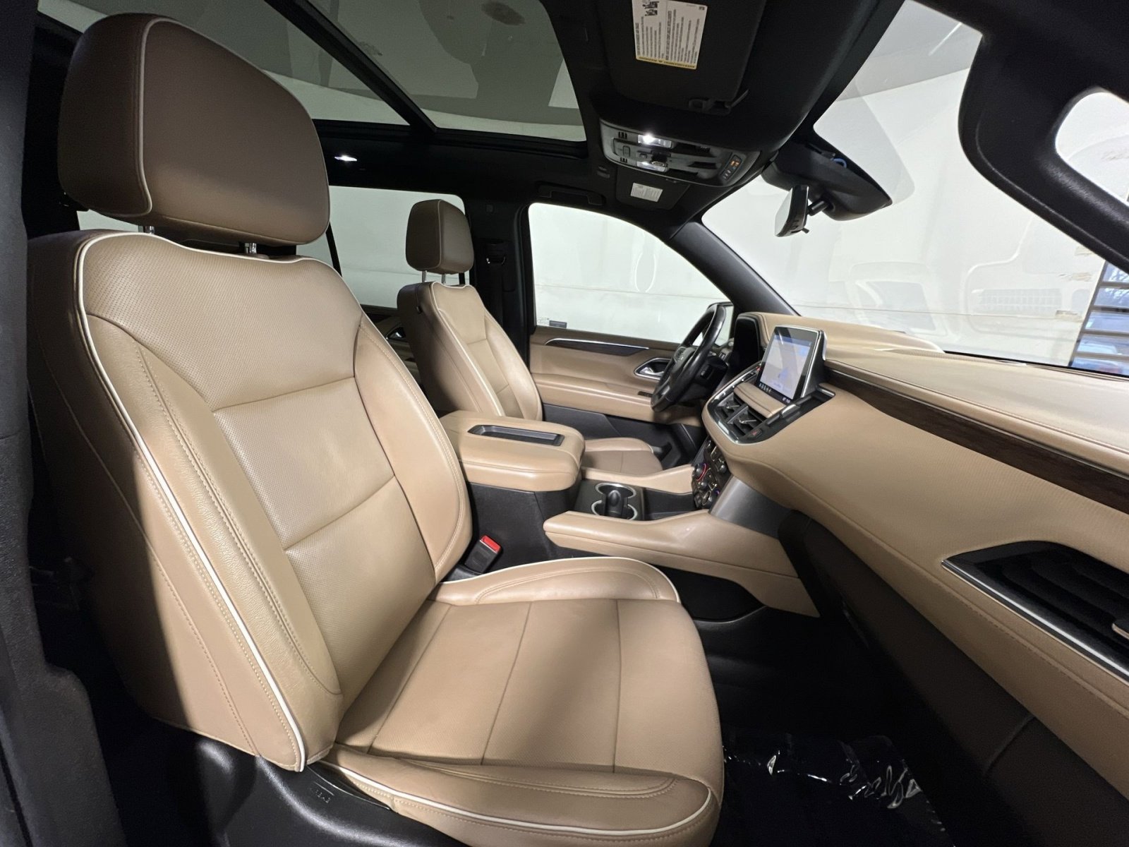 Used 2021 Chevrolet Tahoe Premier w/ Premium Package image 27