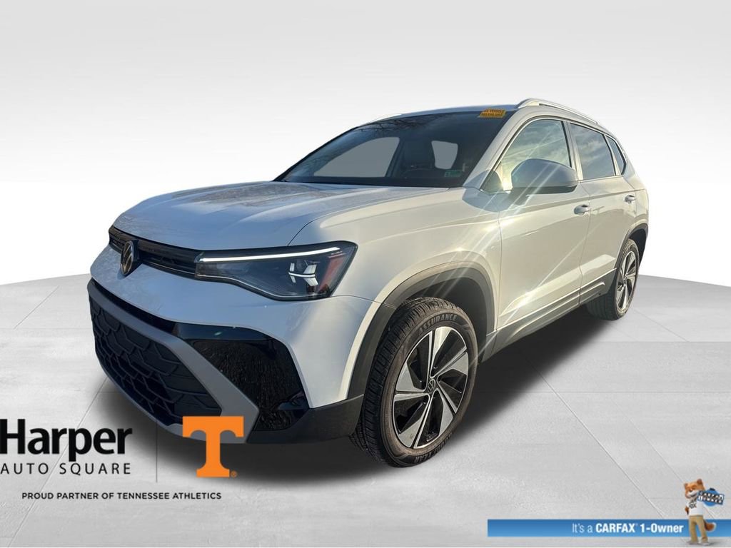Used 2025 Volkswagen Taos SE w/ Panoramic Sunroof Package image 1