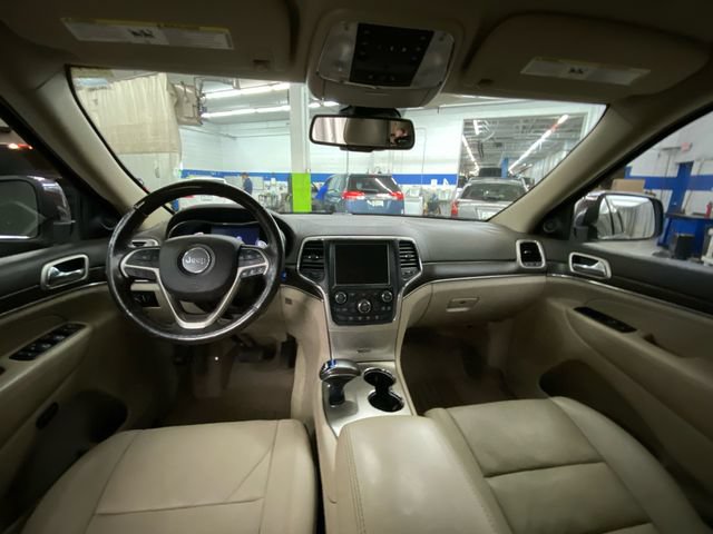 Used 2014 Jeep Grand Cherokee Overland AWD/4WD image 29