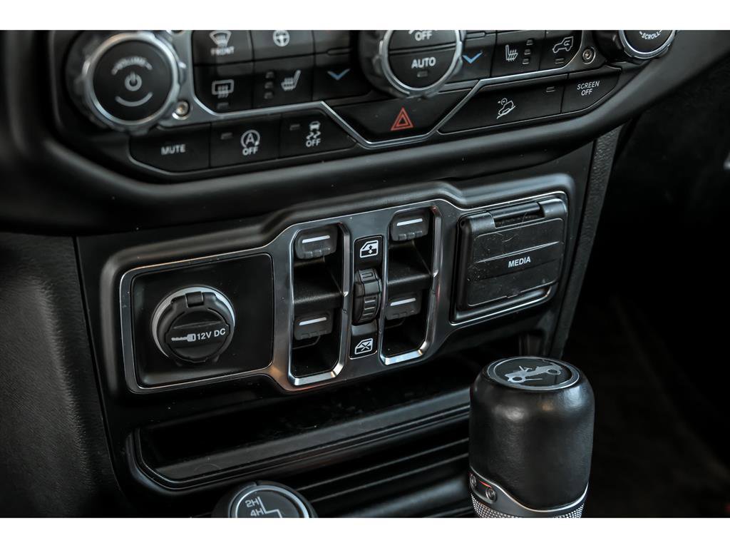 Used 2020 Jeep Wrangler Unlimited Sahara image 23