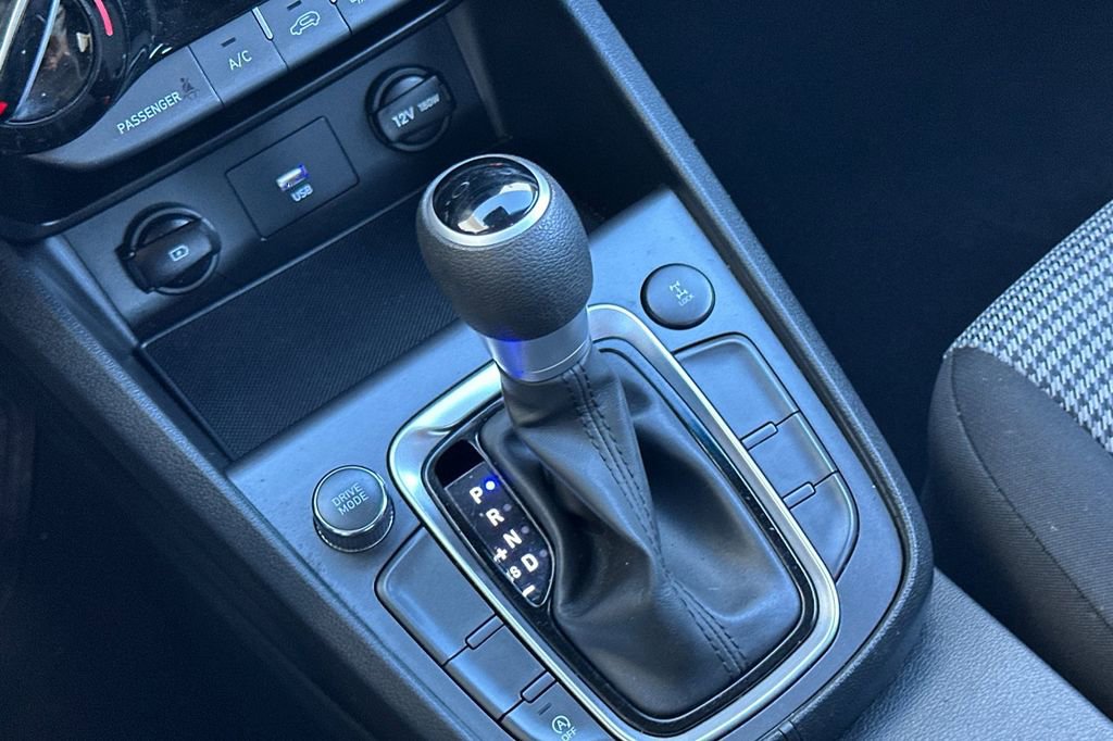 Used 2023 Hyundai Kona SE image 23