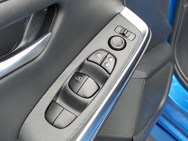 Certified 2025 Nissan Sentra SR FWD image 20