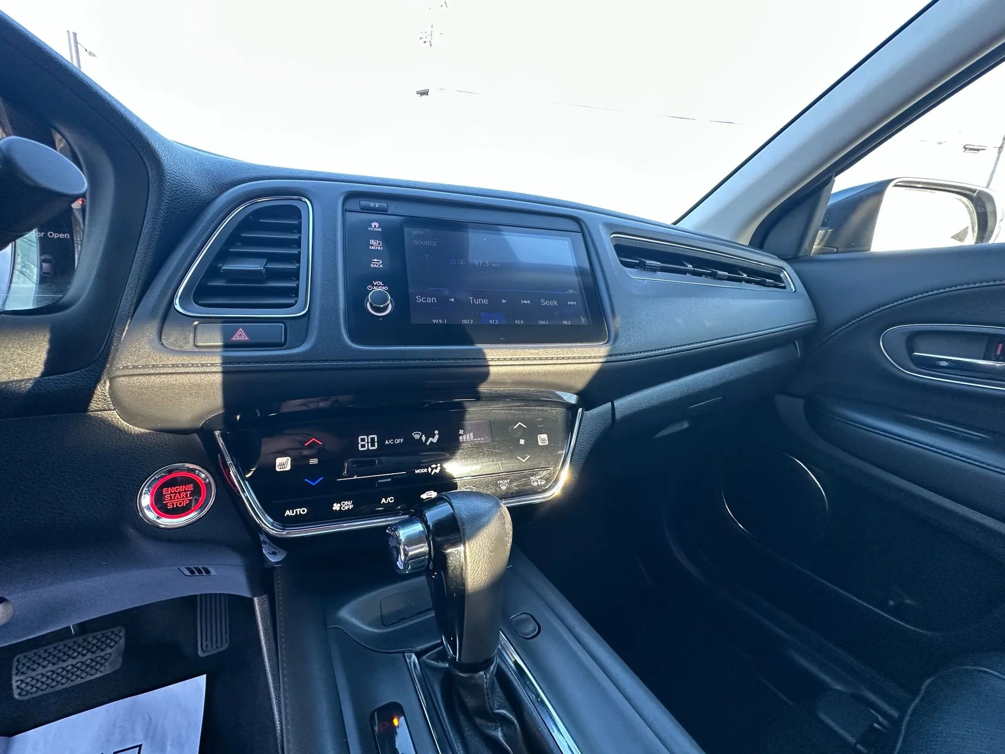 Used 2019 Honda HR-V Touring image 18