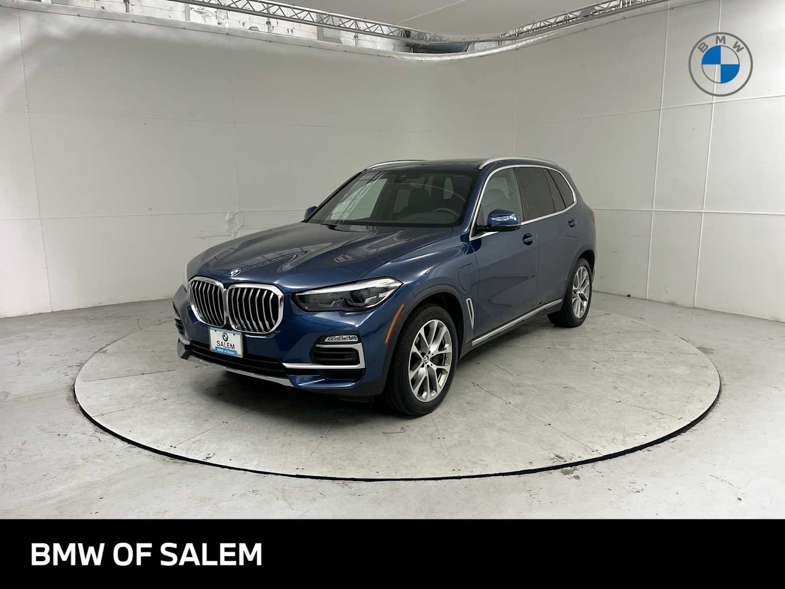 Used 2021 BMW X5 xDrive45e w/ Parking Assistance Package AWD/4WD image 1