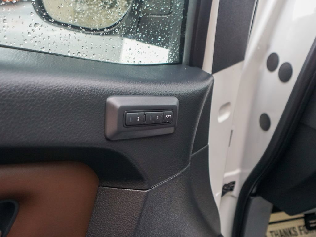 Used 2021 Nissan Titan Platinum Reserve w/ Moonroof Package image 19