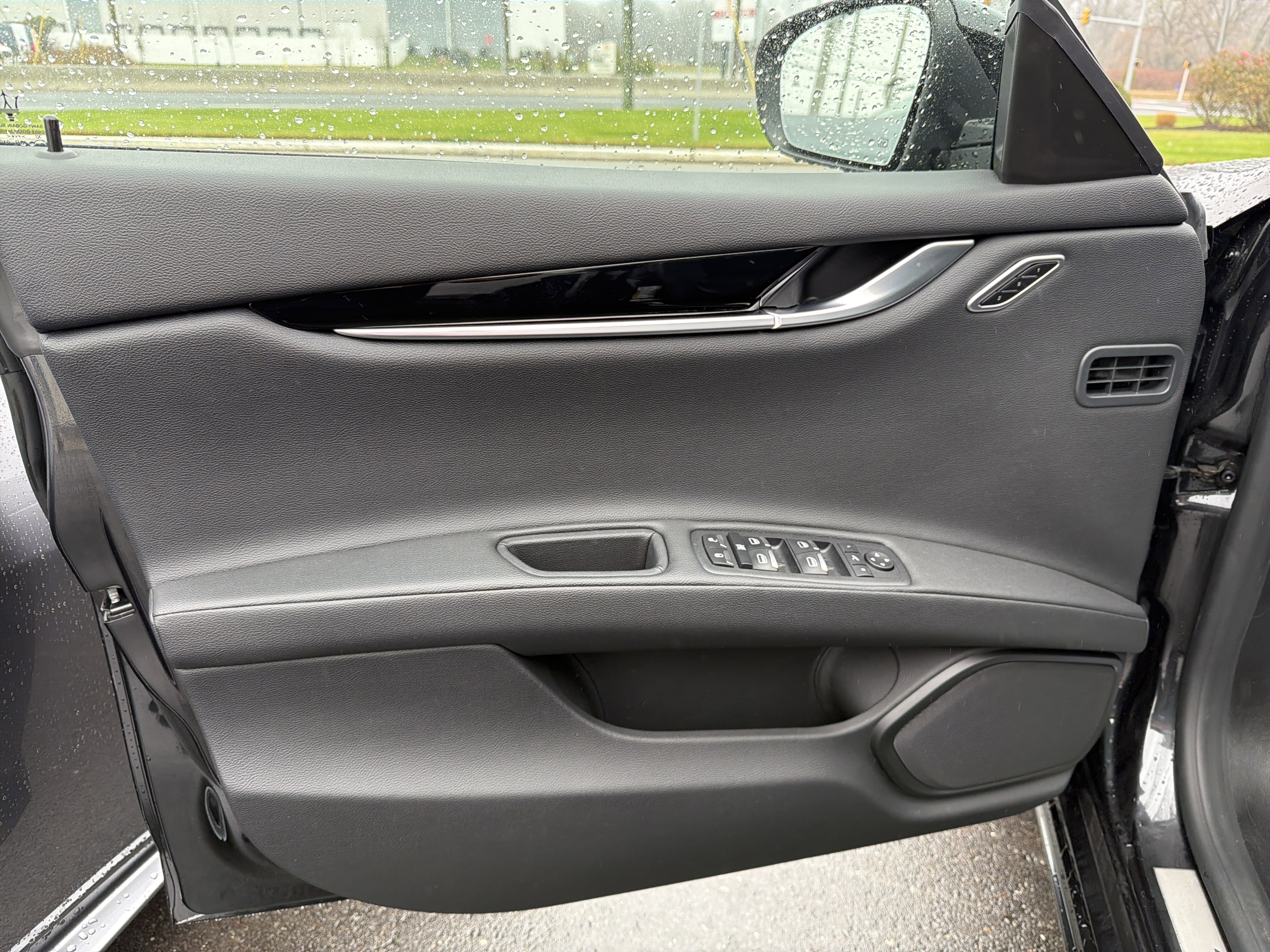 Used 2023 Maserati Ghibli Modena Q4 image 7