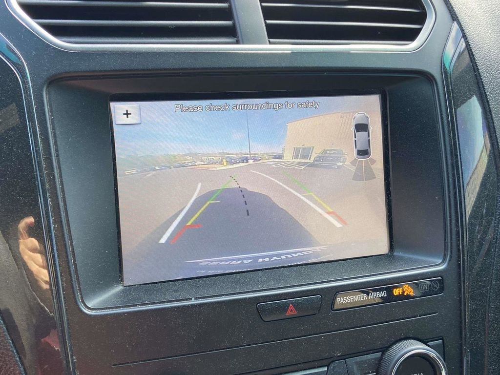 Used 2018 Ford Explorer XLT w/ Equipment Group 201A image 25