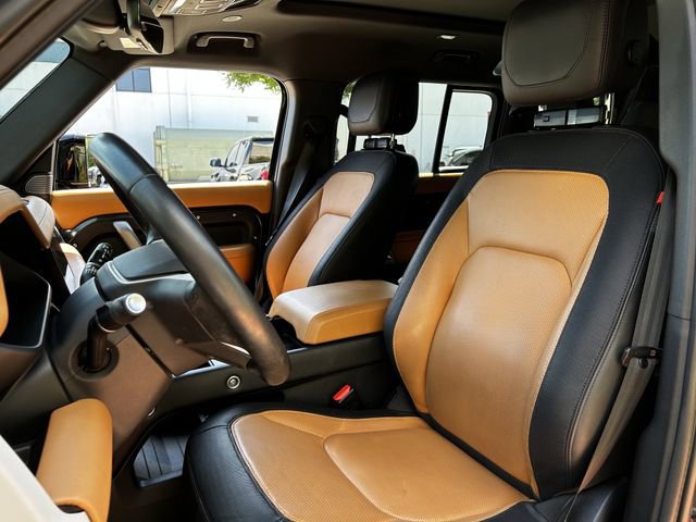 Used 2024 Land Rover Defender 110 X-Dynamic SE AWD/4WD image 31
