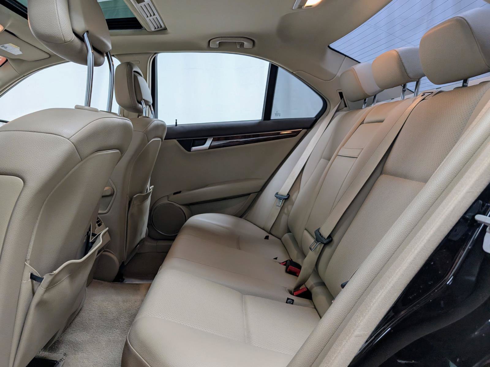Used 2013 Mercedes-Benz C 300 4MATIC Sedan image 17