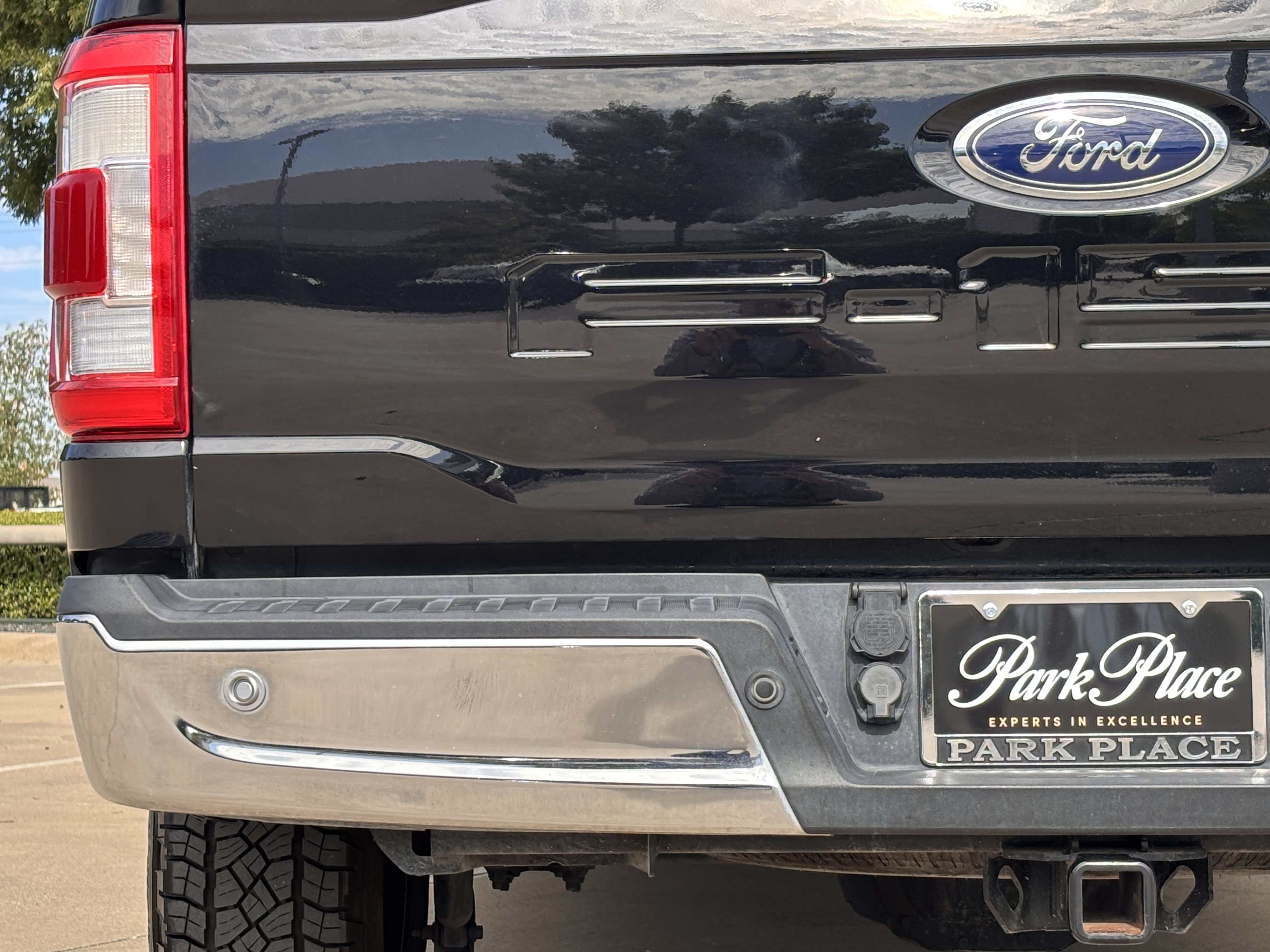 Used 2021 Ford F150 Lariat w/ Equipment Group 502A High AWD/4WD image 15