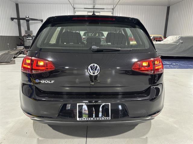 Used 2016 Volkswagen e-Golf SE image 6