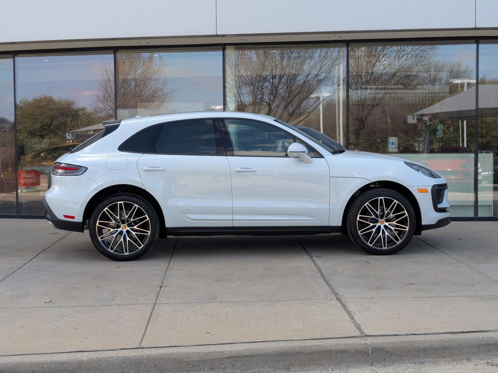 New 2026 Porsche Macan image 8
