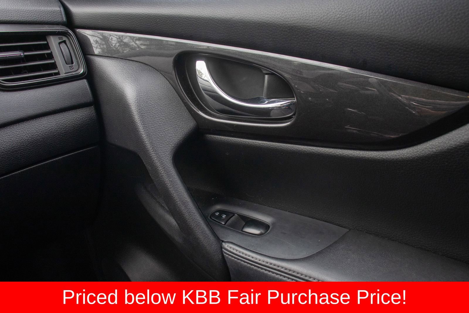 Used 2019 Nissan Rogue SV image 22