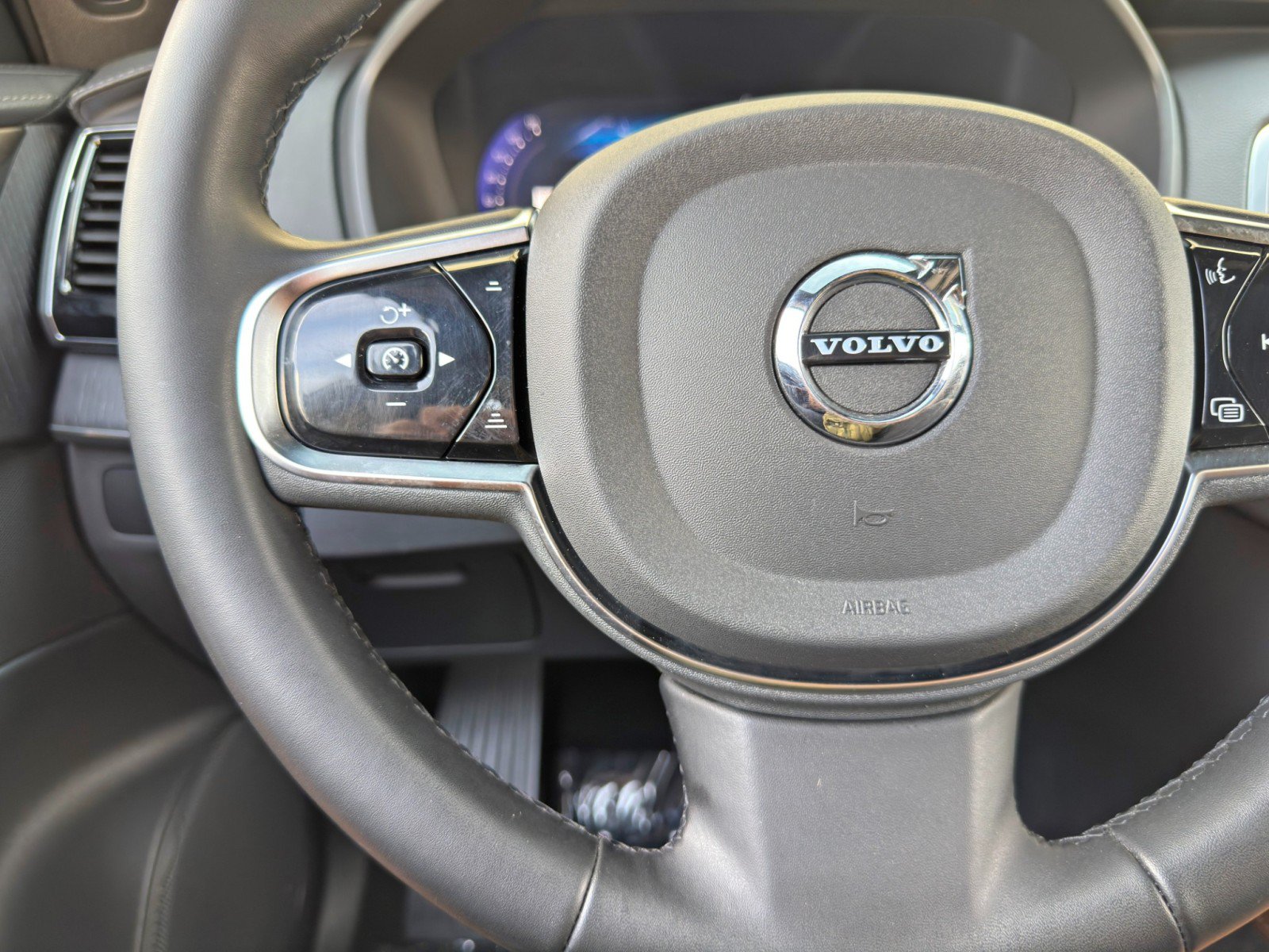 Used 2024 Volvo XC90 T8 Ultimate w/ Protection Package Premier AWD/4WD image 23