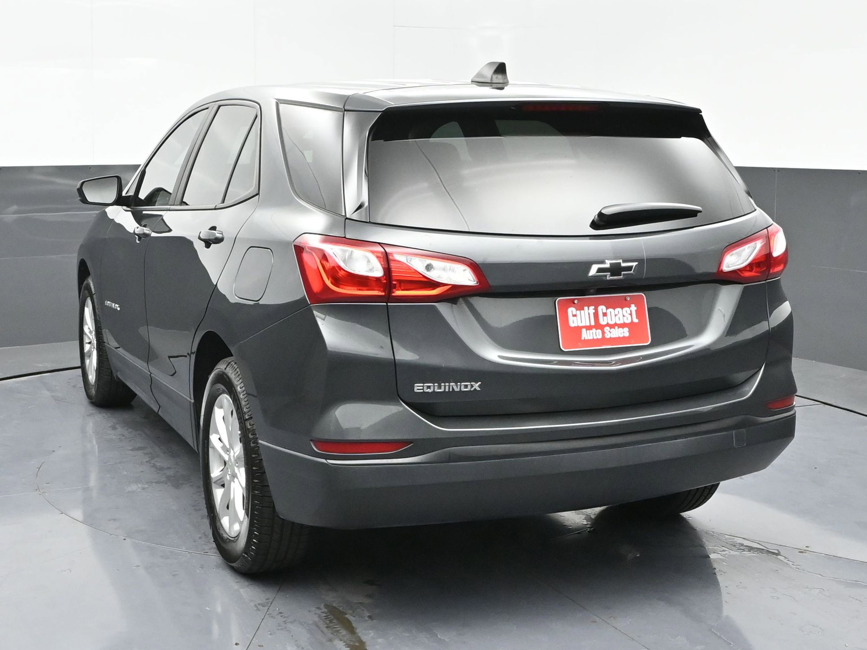 Used 2021 Chevrolet Equinox LS w/ LS Convenience Package image 4