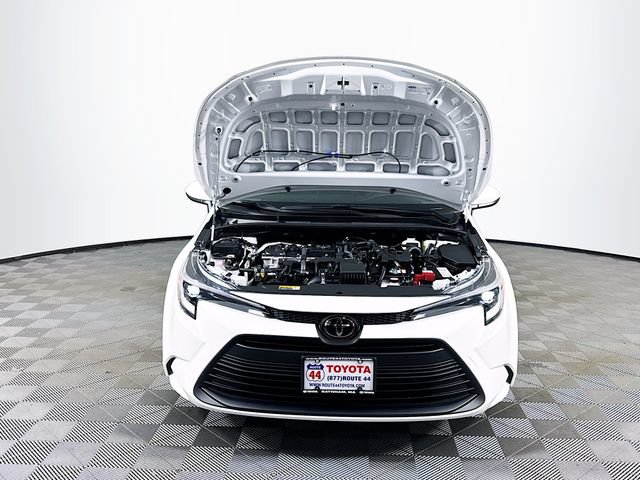 Used 2026 Toyota Corolla LE FWD image 12