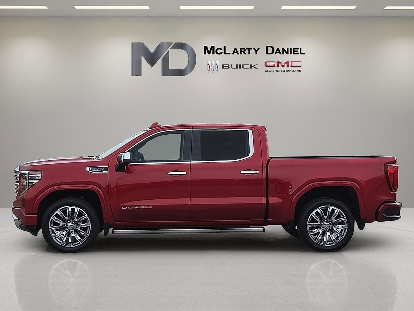 Certified 2024 GMC Sierra 1500 Denali w/ Denali Reserve Package image 3